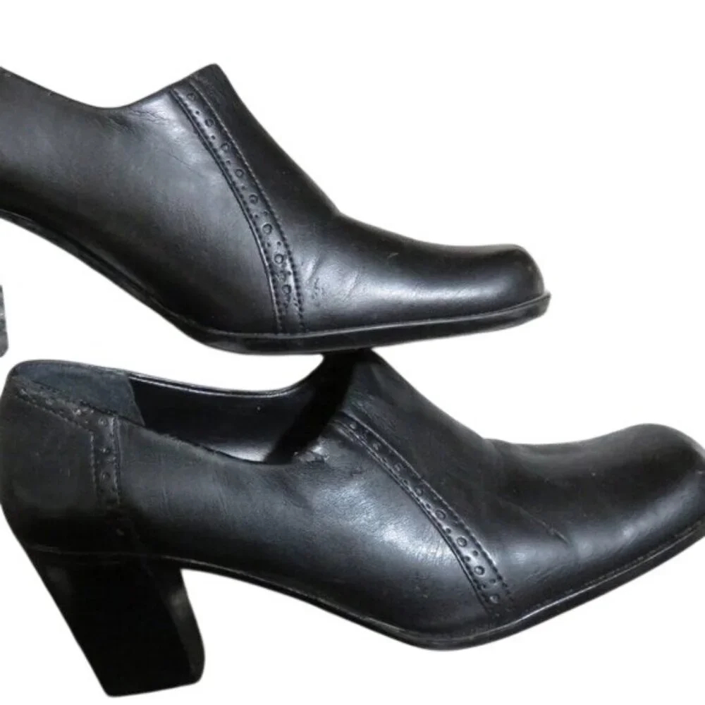Liz Baker Classic Black Leather Block Chunky Heels Slip On dress shoes size 9